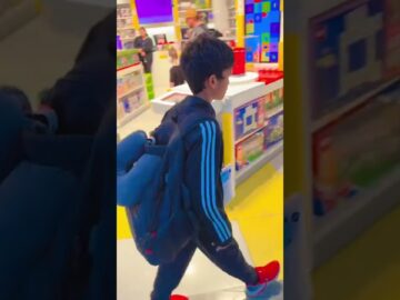 Kids fly solo unaccompanied minor travel