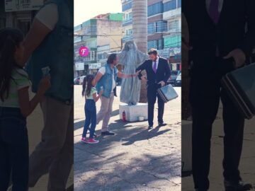 A Lost Child, a Businessman, and a Street Performer #shorts