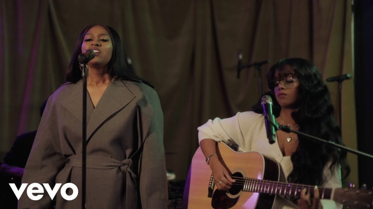 Jazmine Sullivan – Girl Like Me (Live From the Tiny Desk Home Concert) ft. H.E.R.