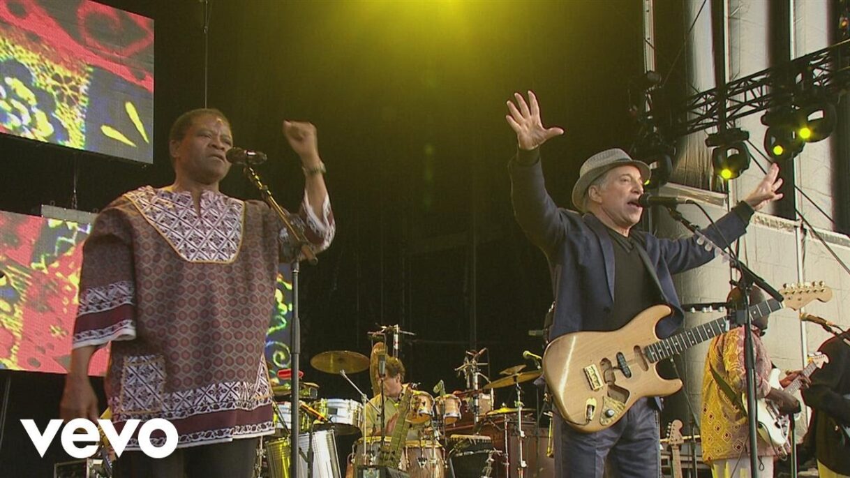 Paul Simon – Diamonds on the Soles of Her Shoes (from The Concert in Hyde Park)