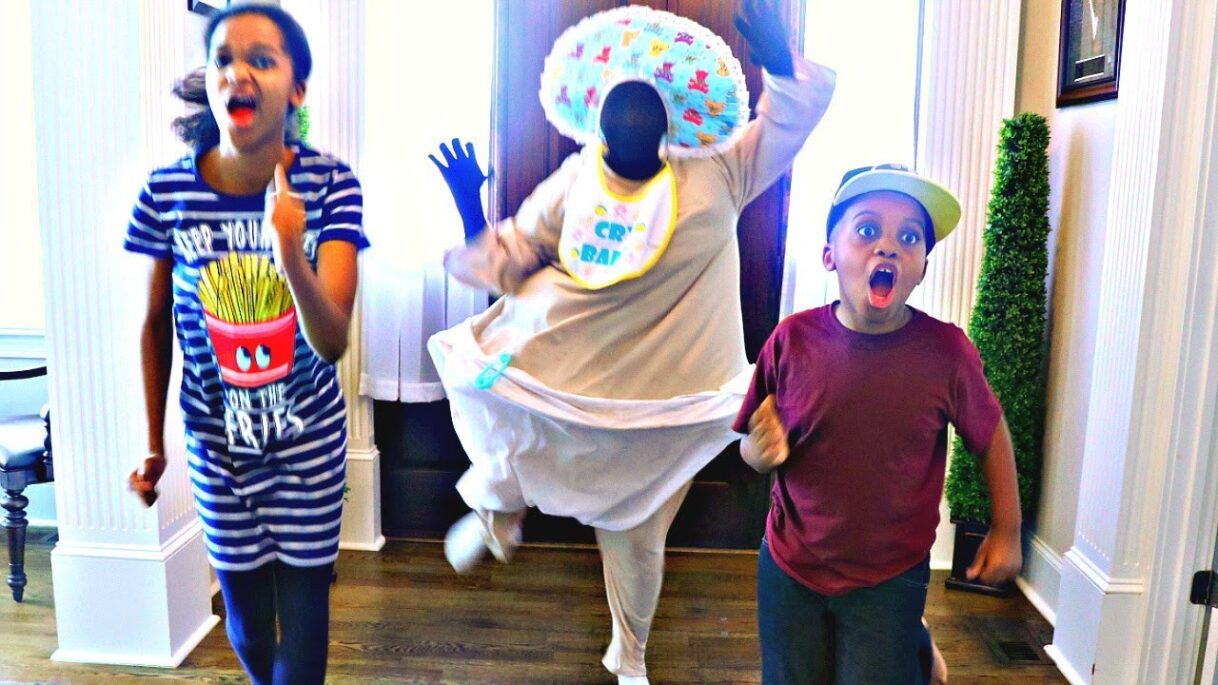 GIANT BABY vs Shiloh and Shasha! – Babysitting Epic Fail – Onyx Kids