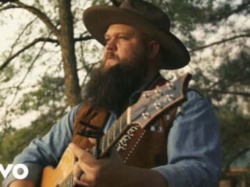 Larry Fleet – Where I Find God (Official Music Video)