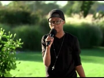 X Factor USA 2011- Judges House- Brian Bradley- Can’t Nobody Hold Me Down- Puff Daddy.avi
