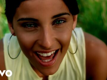 Nelly Furtado – I’m Like A Bird (Official Music Video)