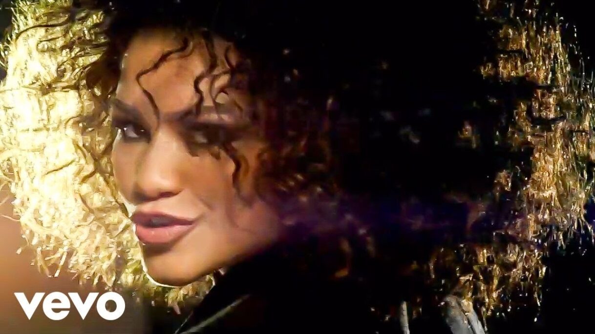 Zendaya – Replay