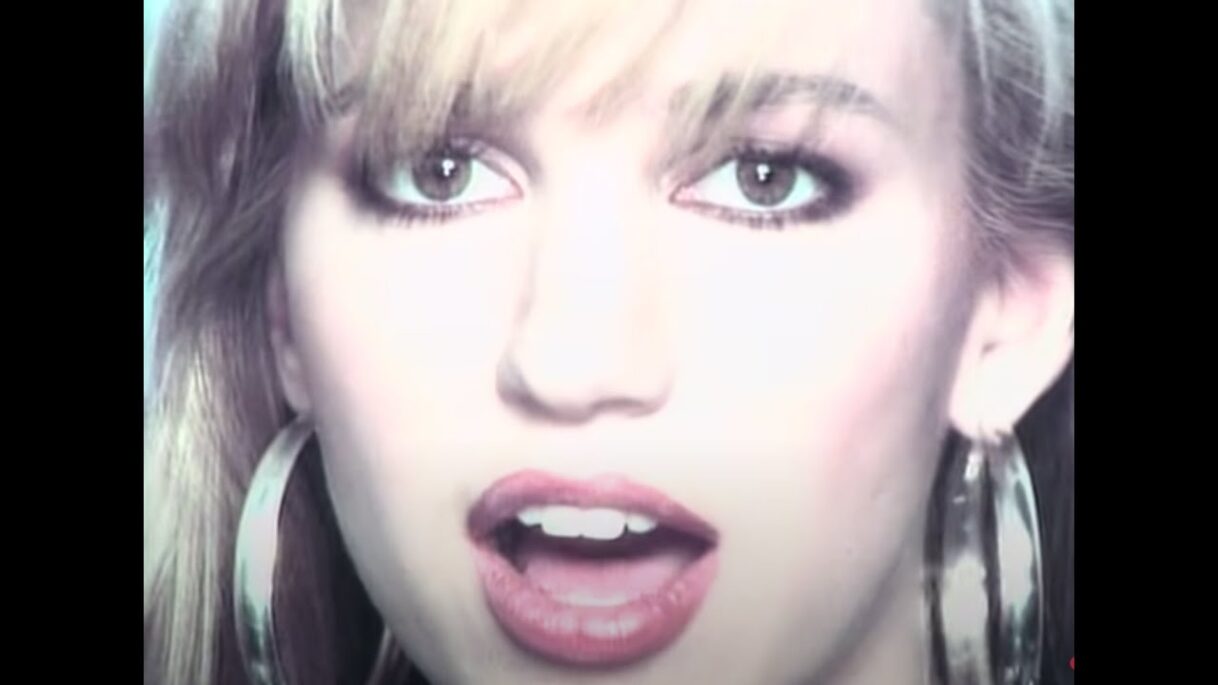 Debbie Gibson – No More Rhyme (Official Music Video)