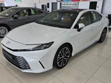 تويوتا كامري رويال2026 لومير كاملة المواصفات بريمي سعود بهوان لاول مرة اصورها لكم Toyota Camry Royal