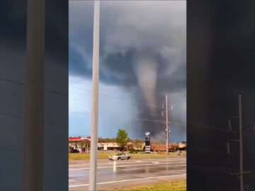 Massive Tornado 2025 #shorts #Tornado #warning #wind #damage #rain #thunder #thunderstorm #twister